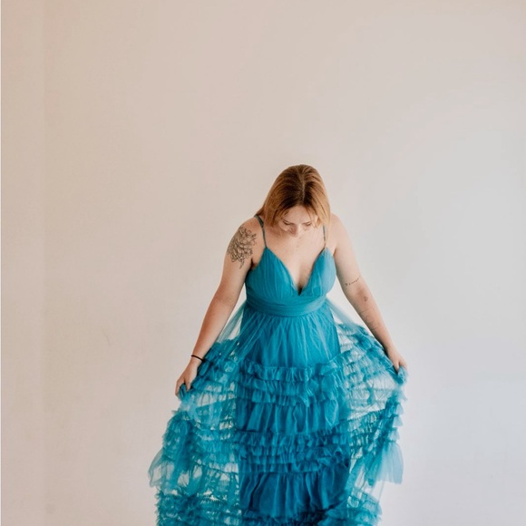 Elegant Teal Ruffled Prom Dress - Picture 2 of 3